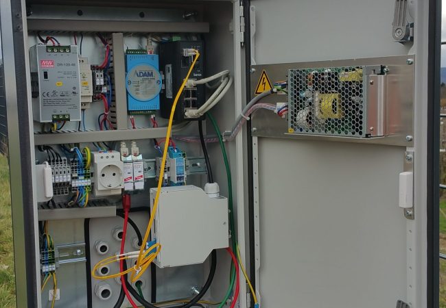 Anschlussbox VideoüberwachungAnschlusskasten IP-KameraAnschlusskasten VideoübertragungAnschlusskasten VideoüberwachungAnschlusskasten für VideoübertragungssystemeAnschlusskasten für VideoüberwachungssystemeAnschlusskasten für die Verkabelung von ÜberwachungskamerasAnschlusskästen für VideoüberwachungsanlagenAußeninstallationskasten für IP-KamerasAußenschaltschrank für ÜberwachungskamerasAußenverteilerkasten für KamerasystemeIP-Kamera Anschlusskästen für AußenanlagenInstallationsbox VideoübertragungInstallationsbox VideoüberwachungInstallationsdose ÜberwachungskameraInstallationsgehäuse für SicherheitskamerasInstallationsgehäuse für ÜberwachungskamerasInstallationskasten IP-KameraInstallationskasten VideoüberwachungInstallationskasten am Mast für VideoüberwachungInstallationskasten für KameraverkabelungInstallationskasten für VideoübertragungInstallationskasten für ÜberwachungssystemeInstallationsschrank VideoüberwachungKamerainstallation am MastKameraverbindungskastenKlemmkasten VideoüberwachungKlemmkasten für sichere VideoüberwachungKontrollbox für KamerasystemeKontrollschrank VideoüberwachungMastbefestigung VideoüberwachungMastbefestigung für AnschlusskästenMasteinbau für VideoüberwachungskästenMastinstallation für Überwachungskamera-GehäuseSchaltgehäuse für KamerasystemeSchaltkasten IP-KameraSchaltkasten VideoüberwachungSchaltkasten für KamerasystemeSchaltkasten für VideosystemeSchaltkasten für ÜberwachungskamerasystemeSchaltschrank VideoüberwachungSchaltschrank für Videoüberwachung im AußenbereichSchutzkasten für IP-KamerasSchutzkasten für IP-Kameras im FreienSchutzkasten für sichere VideoüberwachungSteuerkasten VideoüberwachungSteuerkasten ÜberwachungssystemVerbindungskasten VideoübertragungVerbindungskasten VideoüberwachungVerbindungskasten für SicherheitskamerasVerkabelungsbox für VideoüberwachungVerteilerbox VideoüberwachungVerteilerbox für VideoübertragungVerteilerboxen für ÜberwachungsanlagenVerteilerkasten IP-KameraVerteilerkasten VideoübertragungVerteilerkasten VideoüberwachungVerteilerkasten für SicherheitskamerasVerteilerkasten für VideoüberwachungssystemeVerteilerkasten ÜberwachungssystemVideoüberwachung MasteinbauVideoüberwachung MastinstallationWetterfeste Verteilerbox für IP-KamerasWetterfester Anschlusskasten für IP-KamerasWetterfester Schaltkasten für VideoüberwachungWetterfester Verteilerkasten für IP-KamerasWitterungsbeständiger Installationskasten für IP-KamerasÜbertragungskastenÜberwachungskamera MasteinbauÜberwachungskamera-Schaltgehäuse