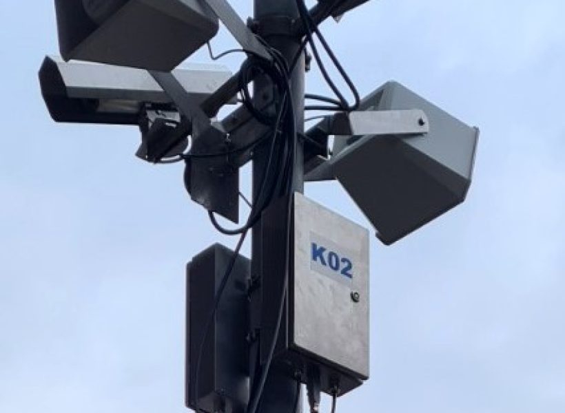 Gebäudeumgebung im Außenbereich – typische Einsatzumgebung für Videoüberwachung, Netzwerktechnik und Sicherheitsinfrastruktur